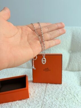 Hermes Pendant White Gold With Diamonds And Toggle Clasp Necklace
